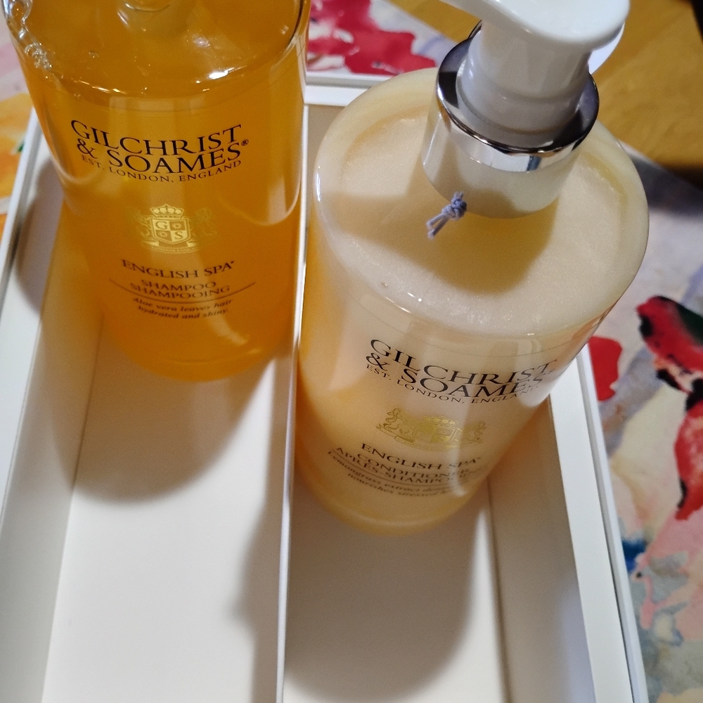 English Spa Shampoo and Conditioner Set - Gold and Cream - Picture 2 of 3